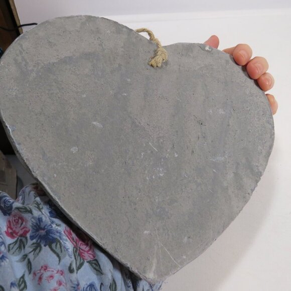 "Love Grows Here" Floral Heart Shaped Plaque HEAVY - Picture 8 of 9